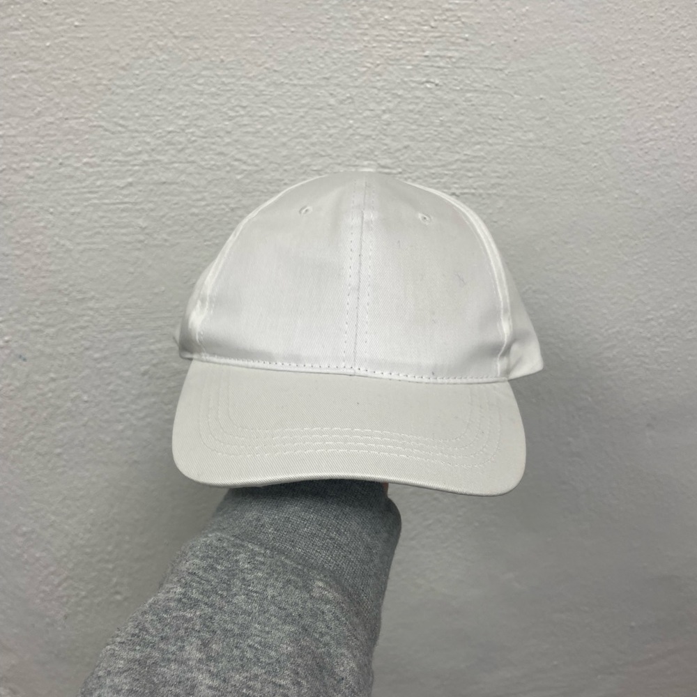 Imagines White baseball cap